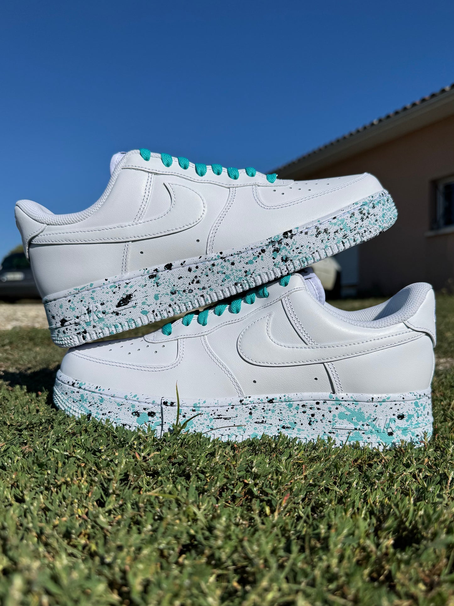 DRIPPING SWOOSH (multicolored)