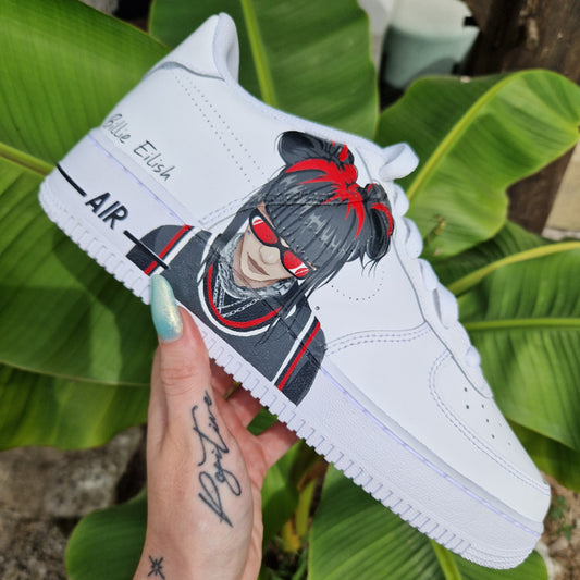 Nike Air Force 1 custom rouge avec portrait de Billie Eilish et lettrage "BILLIE EILISH" peint à la main