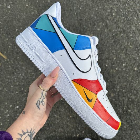 Custom Nike Air Force 1 full color block rouge, orange, bleu et vert, personnalisable.