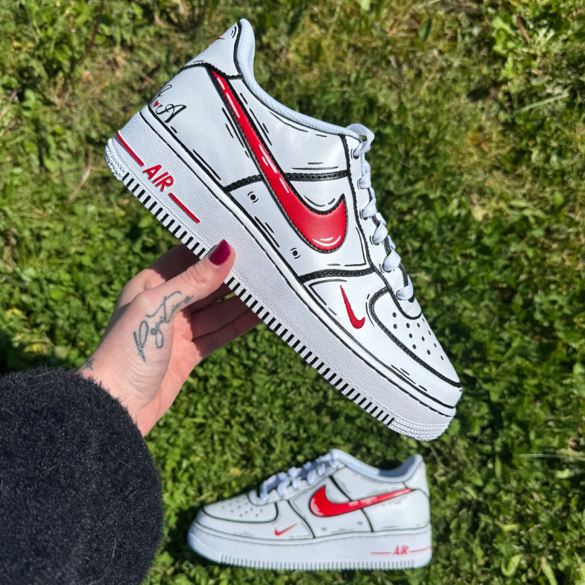 Nike Air Force 1 customisée style cartoon avec swoosh rouges peints à la main – personnalisable