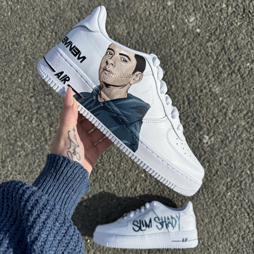 Nike Air Force 1 personalizadas con retrato a color de Eminem pintado a mano y letras "SLIM SHADY".