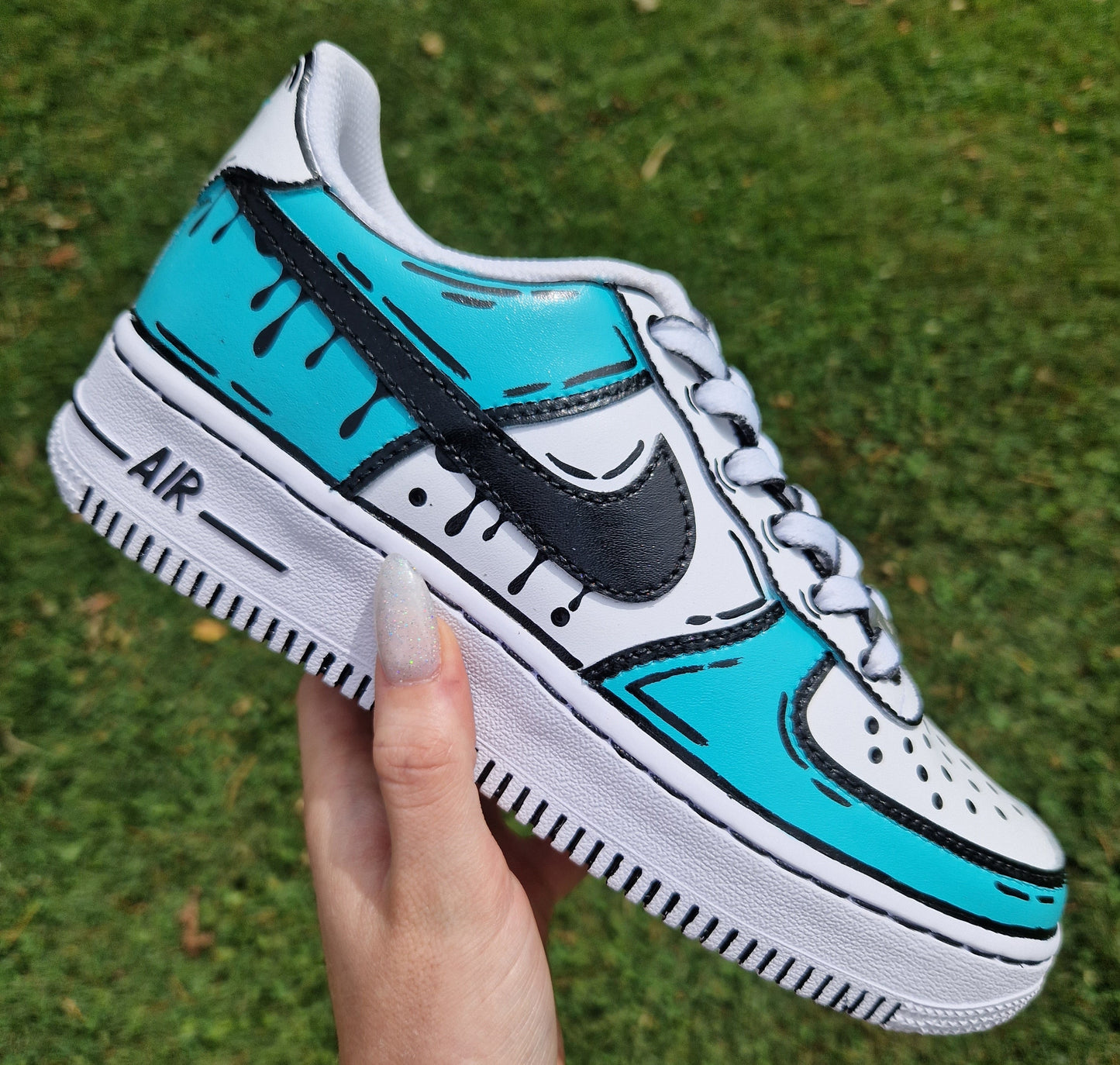 Exemple de custom Cartoon dégoulinant sur Nike Air Force 1 – couleur bleu