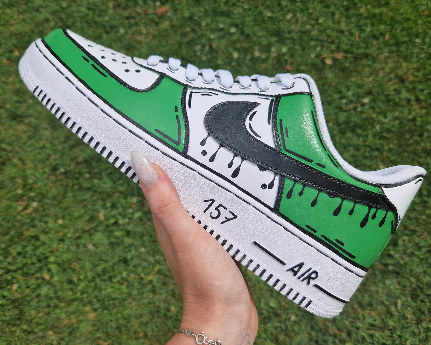 Exemple de custom Cartoon dégoulinant sur Nike Air Force 1 – Couleur verte
