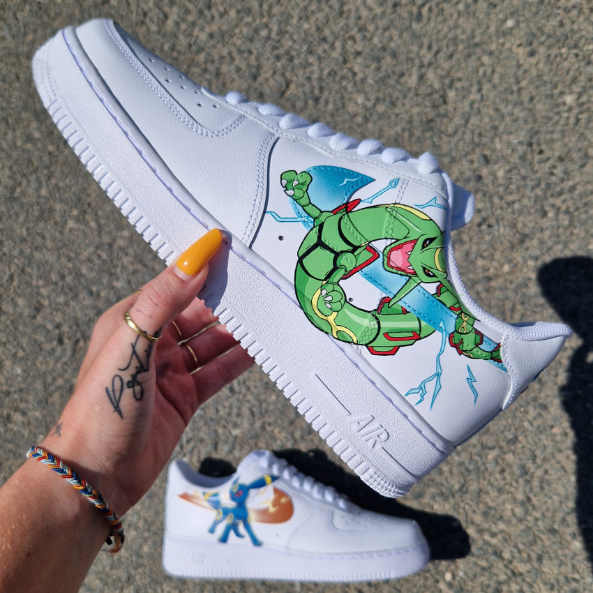 Custom Nike Air Force 1 Rayquaza – peinture Pokémon avec effets d’électricité