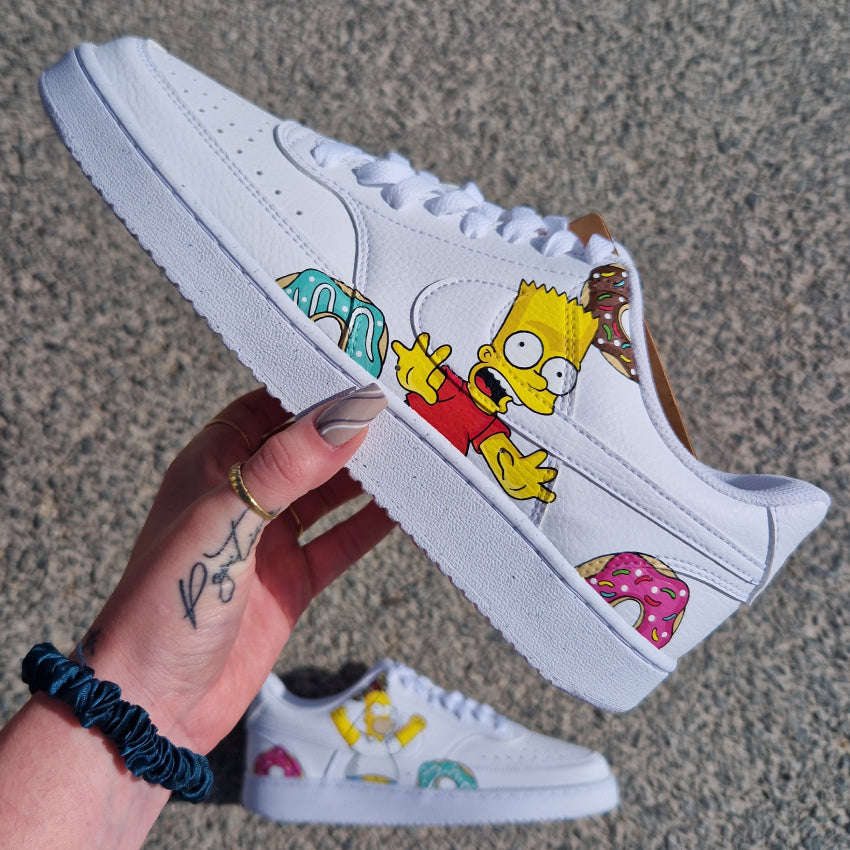 Nike Court Vision Low custom – Homer et Bart Simpson entourés de donuts, avec option Air Force 1